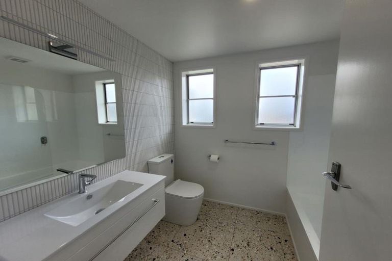 Photo of property in 316a Saint Aubyn Street, New Plymouth, 4310