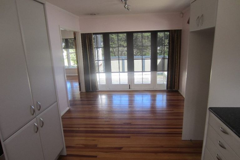 Photo of property in 65 Redwood Avenue, Tawa, Wellington, 5028