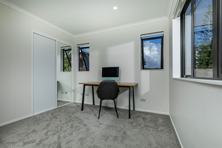 Photo of property in 9a Kingdale Road, Henderson, Auckland, 0610