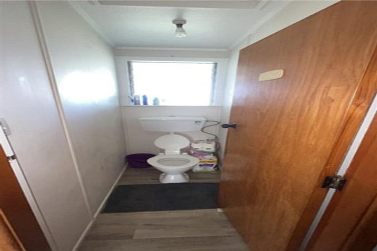 Photo of property in 12 Gibbons Crescent, Castlecliff, Whanganui, 4501