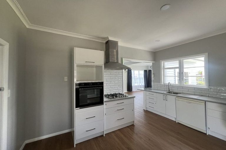 Photo of property in 30 Kings Drive, Levin, 5510