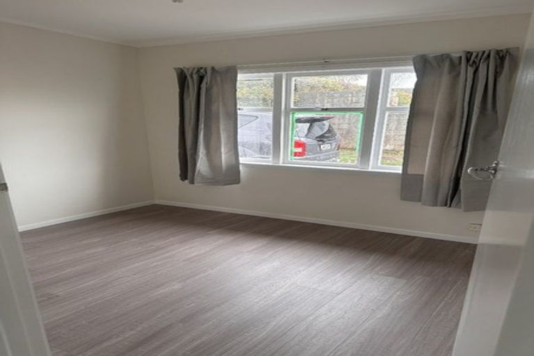 Photo of property in 17 Tomo Street, New Lynn, Auckland, 0600