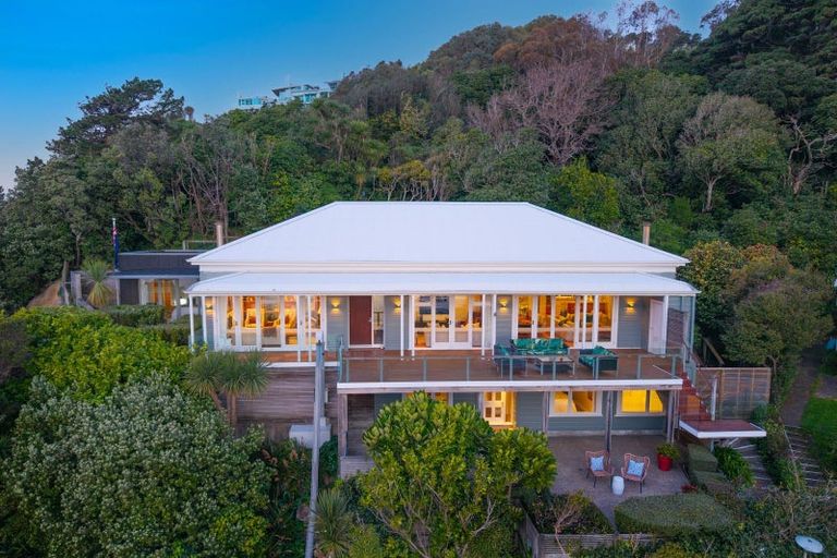 Photo of property in 334 Oriental Parade, Oriental Bay, Wellington, 6011