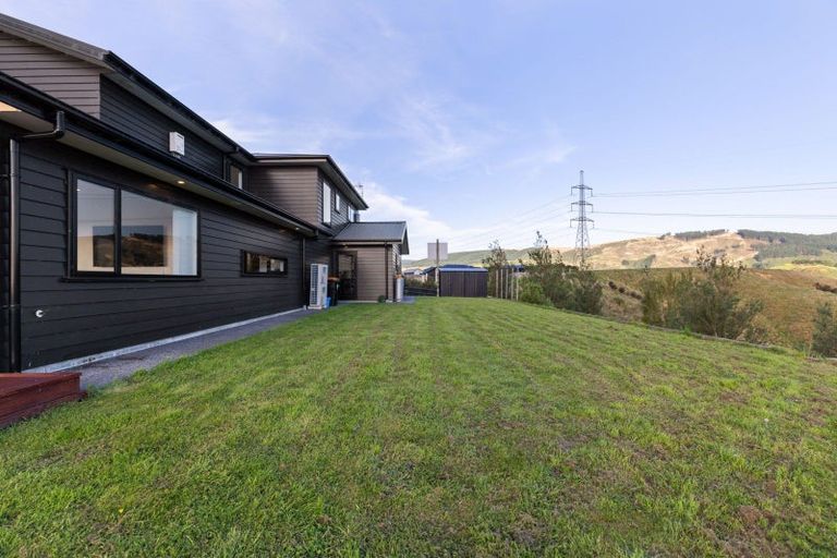 Photo of property in 3 Lealands Lane, Aokautere, Palmerston North, 4471