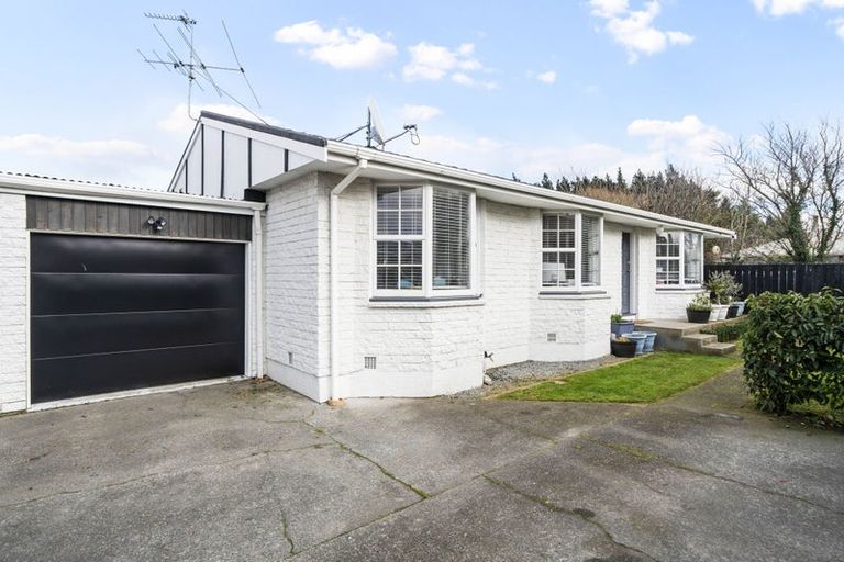 Photo of property in 2/385 Withells Road, Avonhead, Christchurch, 8042