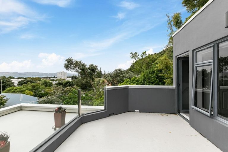 Photo of property in 203 Muritai Road, Eastbourne, Lower Hutt, 5013