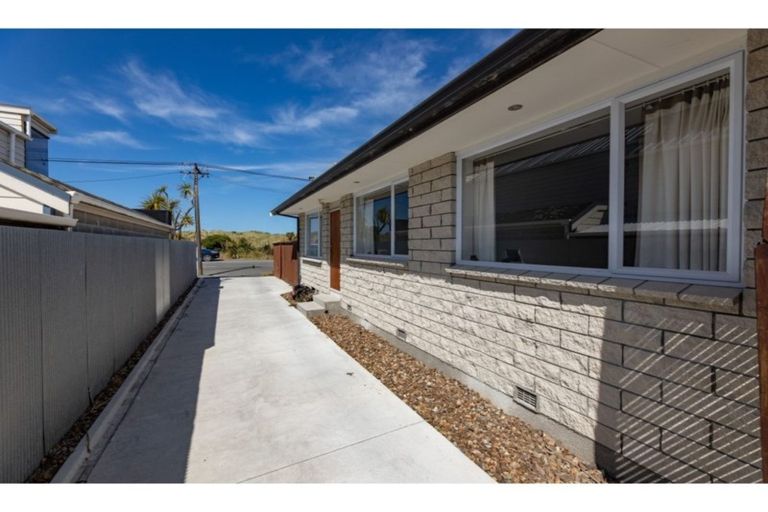 Photo of property in 1/528 Marine Parade, South New Brighton, Christchurch, 8062