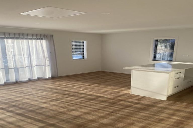 Photo of property in 6c Grays Road, Plimmerton, Porirua, 5026