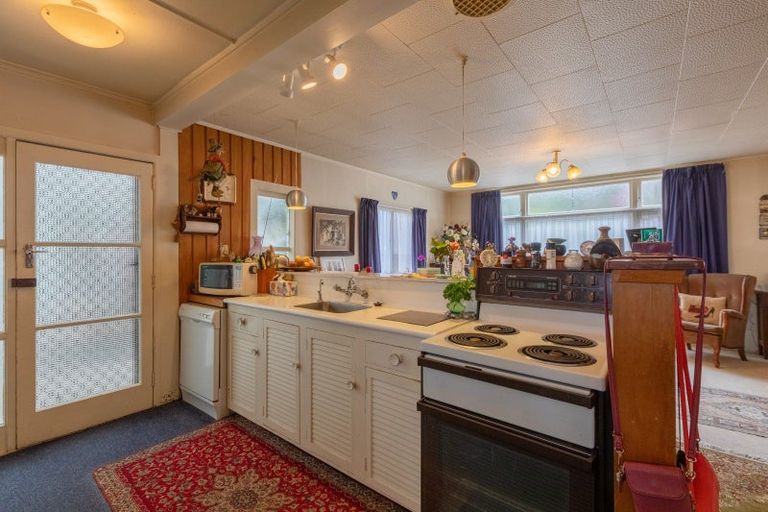 Photo of property in 57 Waverley Street, Waipawa, 4210