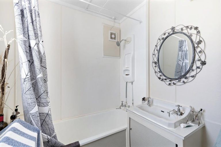 Photo of property in 17 Stewart Street, Frankton, Queenstown, 9300