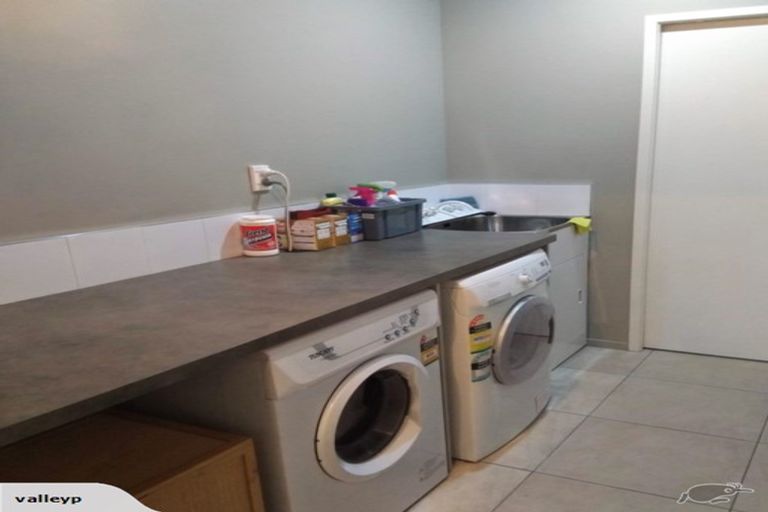 Photo of property in 19 Karoola Place, Havelock North, 4130