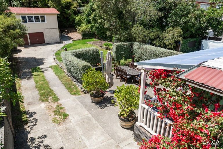 Photo of property in 465 Stokes Valley Road, Stokes Valley, Lower Hutt, 5019