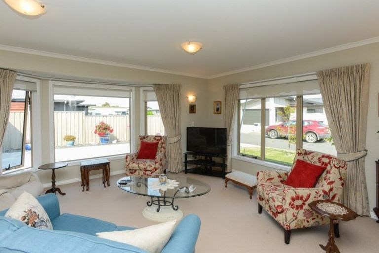 Photo of property in 6 Gregory Grove, Clive, 4102