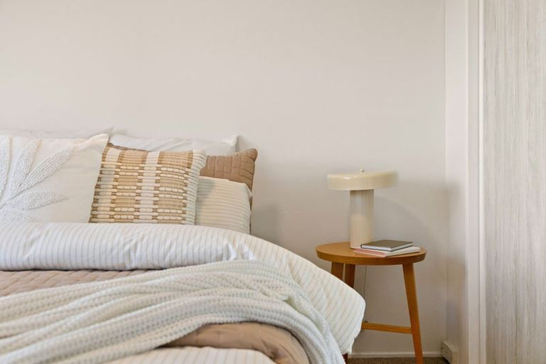 Photo of property in 2/105 Carlisle Road, Torbay, Auckland, 0632