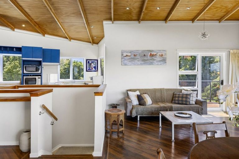 Photo of property in 22 Reeves Road, Acacia Bay, Taupo, 3330