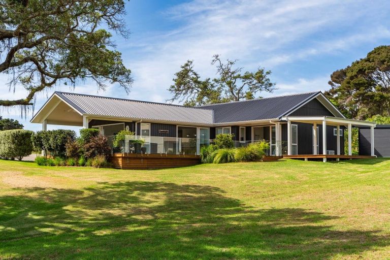 Photo of property in 150 Estuary Drive, Mangawhai Heads, Mangawhai, 0505