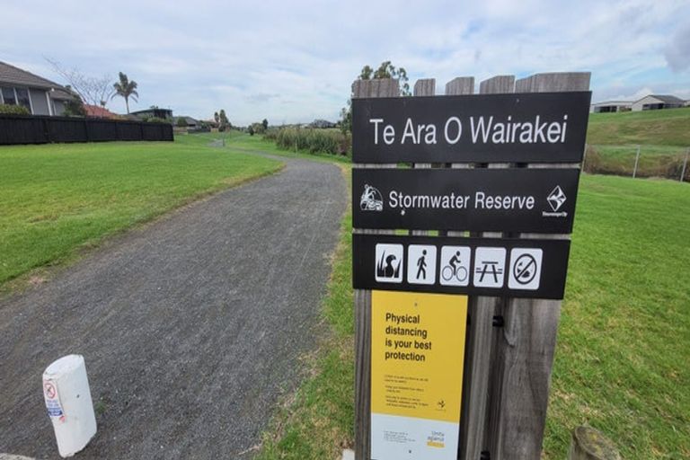 Photo of property in 33 Golden Sands Drive, Papamoa Beach, Papamoa, 3118