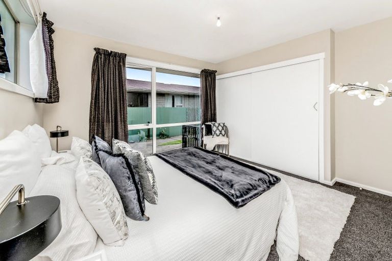 Photo of property in 27 Skerten Avenue, Hornby, Christchurch, 8042