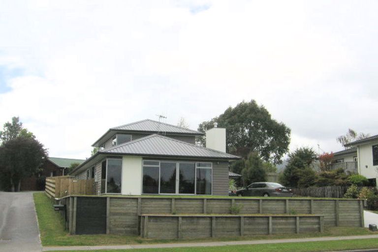 Photo of property in 28 Kiddle Drive, Hilltop, Taupo, 3330