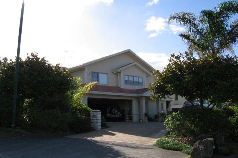 Photo of property in 21 Godwin Court, Unsworth Heights, Auckland, 0632