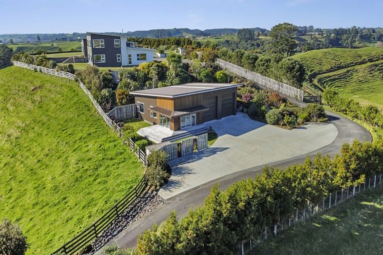 Photo of property in 62 Atkinson Road, Hurworth, New Plymouth, 4371