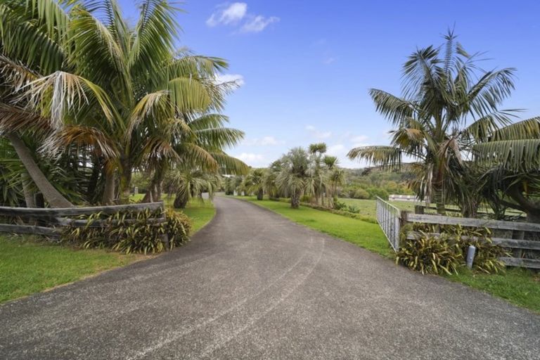 Photo of property in 126 Brownhill Road, Whitford, Manurewa, 2576