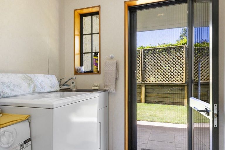 Photo of property in 6 Maniapoto Grove, Waipahihi, Taupo, 3330