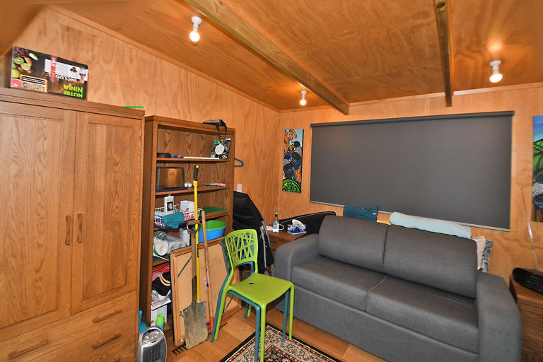 Photo of property in 20 Hillside Crescent, Leigh, 0985