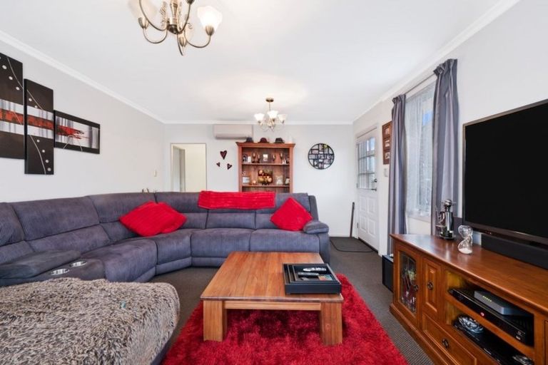 Photo of property in 4 Wimborne Crescent, Aranui, Christchurch, 8061