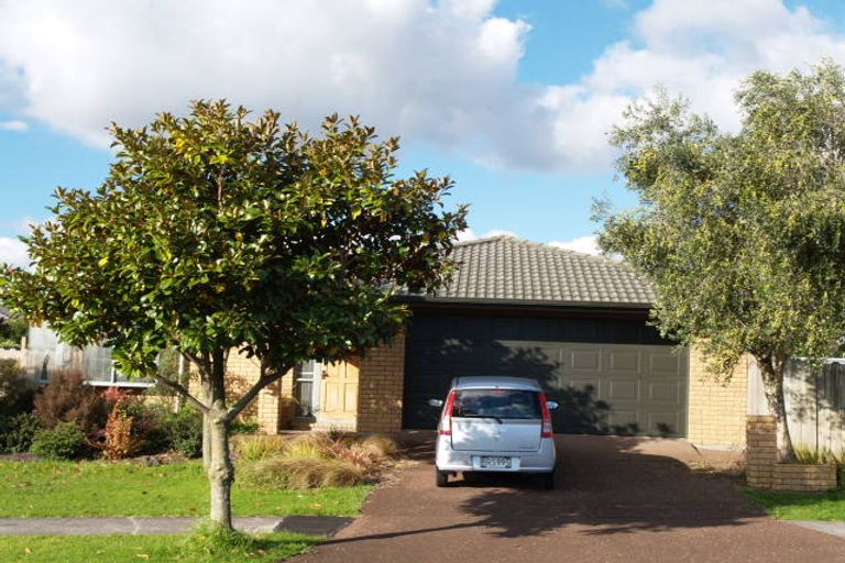 Photo of property in 66 Bob Charles Drive, Golflands, Auckland, 2013