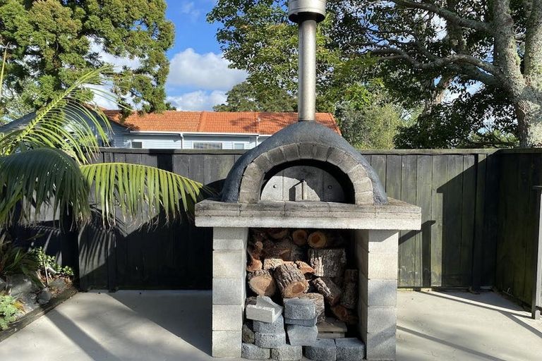 Photo of property in 66 Tauhinu Road, Greenhithe, Auckland, 0632