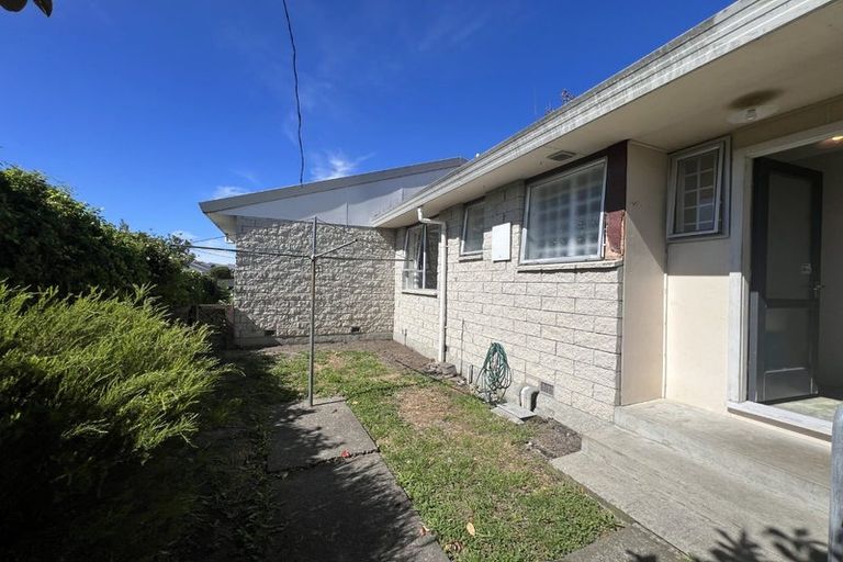 Photo of property in 2/98 Peverel Street, Riccarton, Christchurch, 8041
