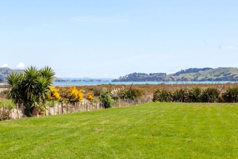 Photo of property in 7 Strongman Road, Coromandel, 3506