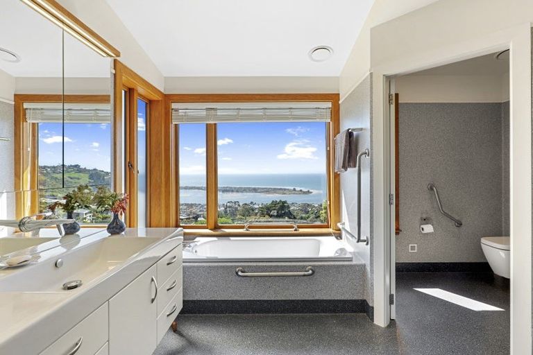 Photo of property in 123 Glenstrae Road, Redcliffs, Christchurch, 8081