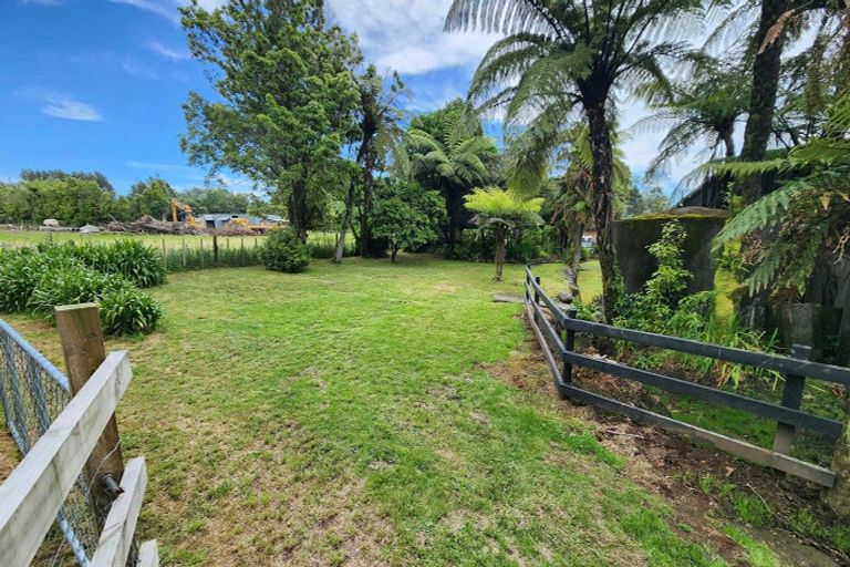 Photo of property in 1082 Junction Road, Egmont Village, Inglewood, 4386