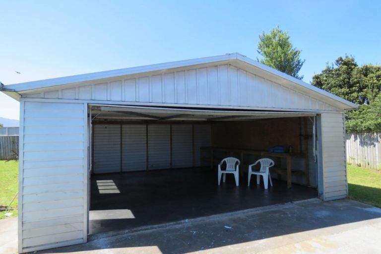 Photo of property in 10-12 Riley Place, Westport, 7825