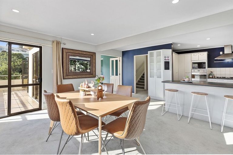 Photo of property in 16a Mana View Road, Paremata, Porirua, 5026