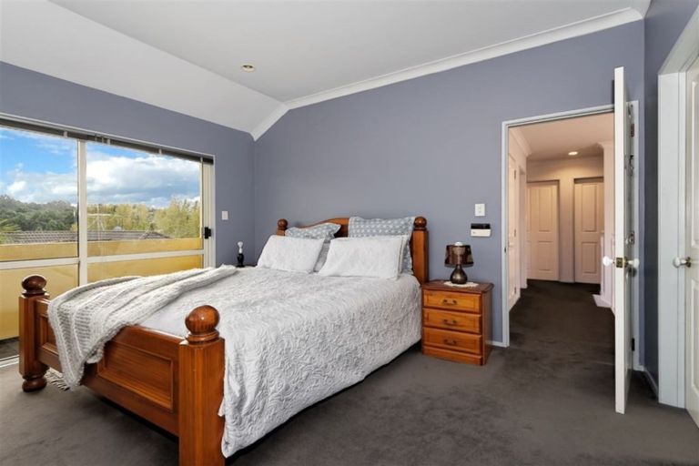 Photo of property in 83a Mt Lebanon Crescent, The Gardens, Auckland, 2105