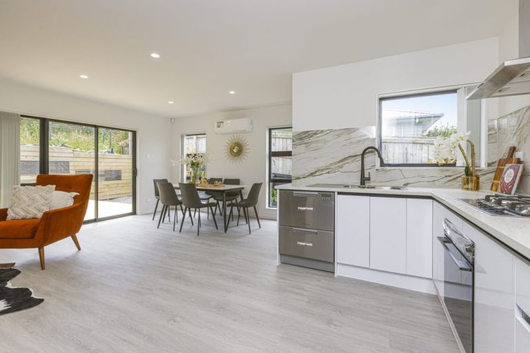 Photo of property in 2 Awaiti Way, Orewa, 0931