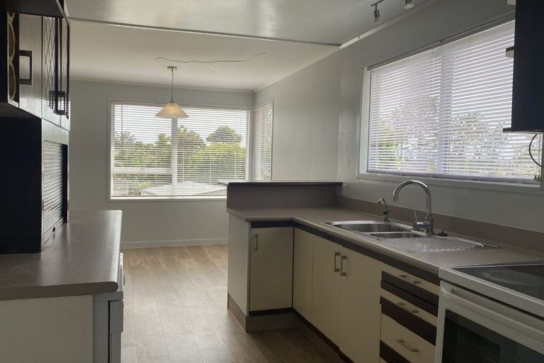 Photo of property in 15 Finchley Road, Torbay, Auckland, 0632