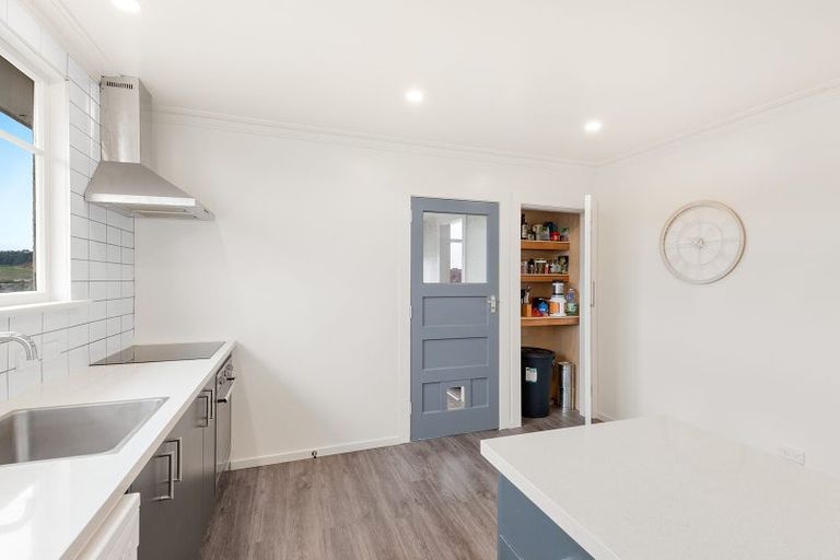 Photo of property in 30 Scotland Terrace, Green Island, Dunedin, 9018