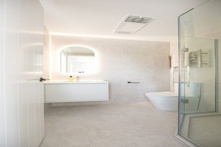 Photo of property in 2/29 Brandon Road, Glen Eden, Auckland, 0602