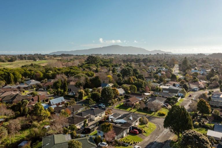 Photo of property in 1 Edgewater Street, Waikanae, 5036