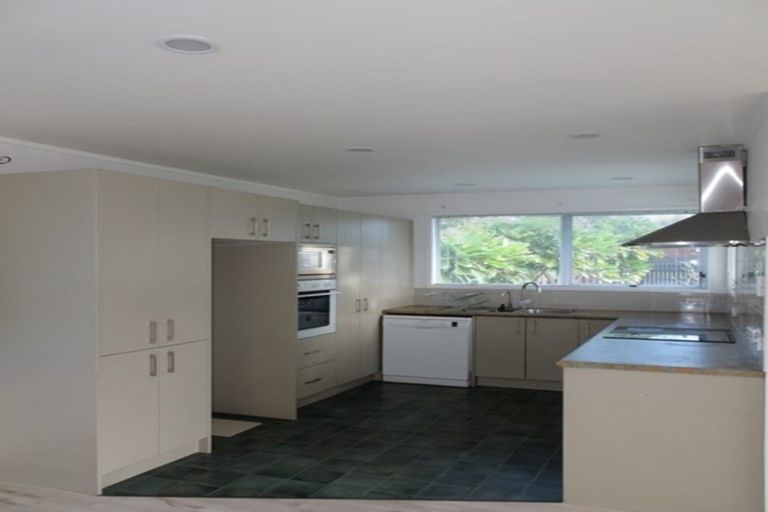 Photo of property in 6 Allington Road, Massey, Auckland, 0614