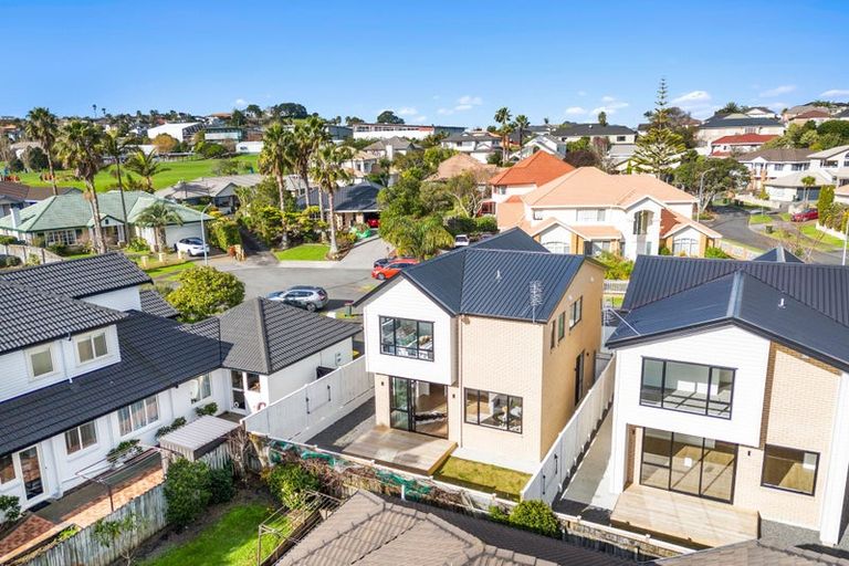 Photo of property in 4 Auden Close, Somerville, Auckland, 2014
