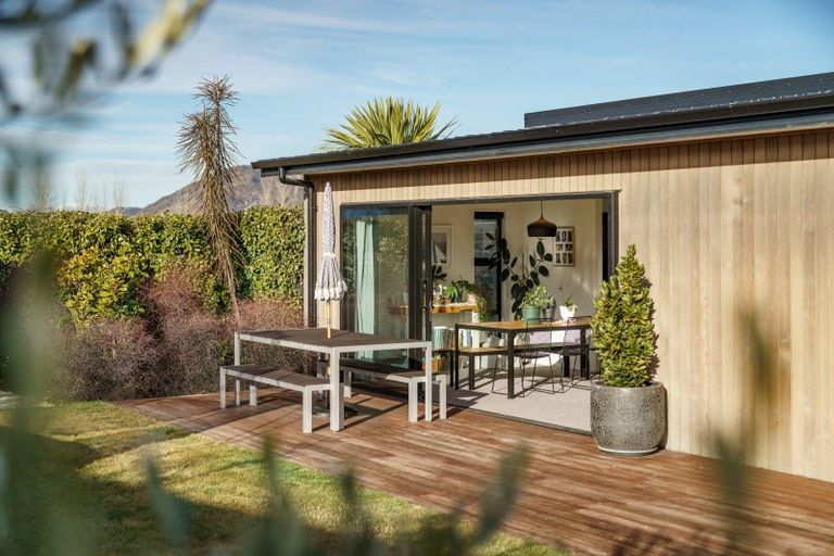 Photo of property in 5 Hollywood Rise, Wanaka, 9305