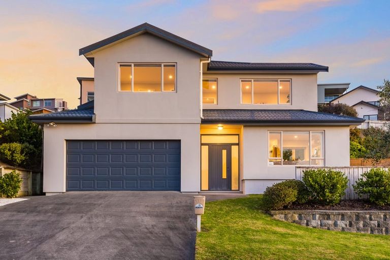 Photo of property in 19 Aspiring Terrace, Aotea, Porirua, 5024