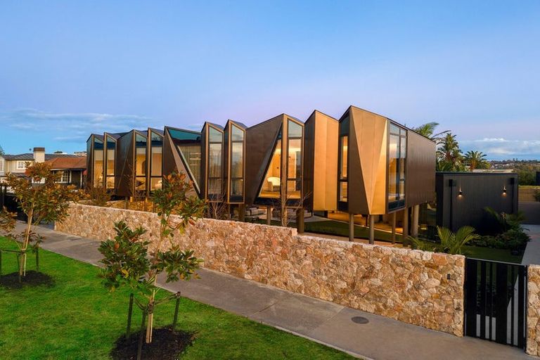 Photo of property in 32 Tuhaere Street, Orakei, Auckland, 1071