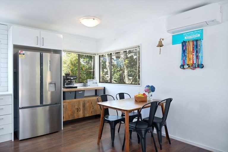 Photo of property in 2/6 Orton Street, Glenfield, Auckland, 0627