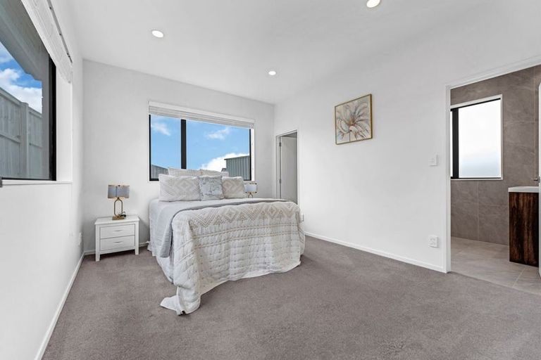 Photo of property in 17 Peacock Place, Pokeno, 2402